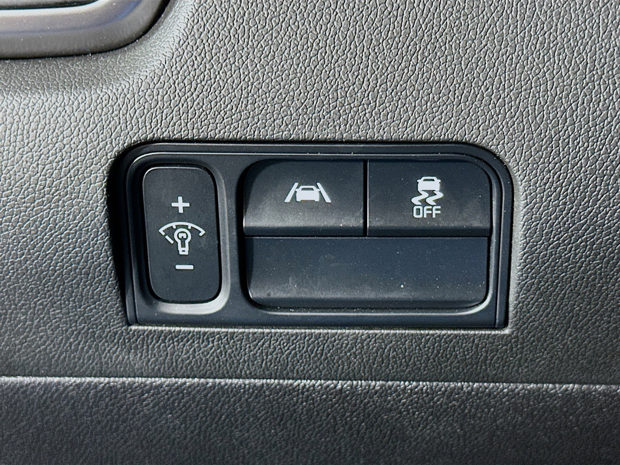 Used 2023 Kia Sorento LX image 17