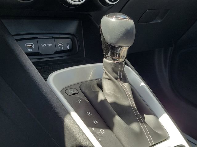 Used 2025 Hyundai Venue Limited FWD image 25