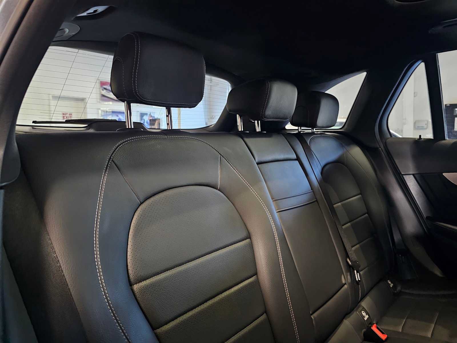 Used 2019 Mercedes-Benz GLC 300 4MATIC image 13