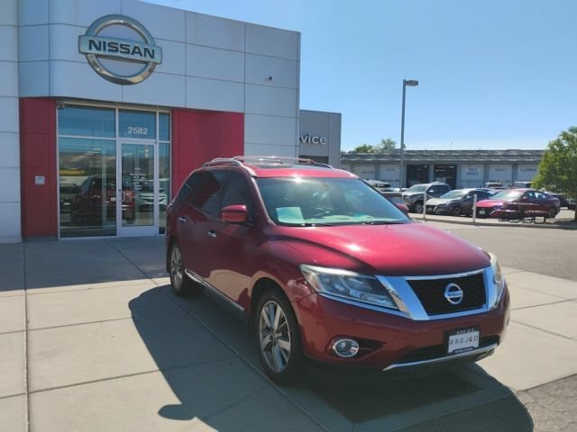 Used 2016 Nissan Pathfinder Platinum w/ Family Entertainment Package AWD/4WD image 3