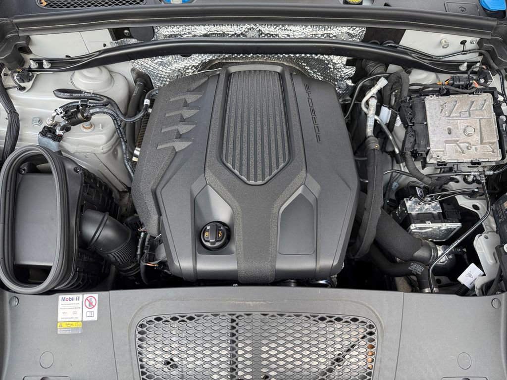 Used 2023 Porsche Macan Turbo AWD/4WD image 35