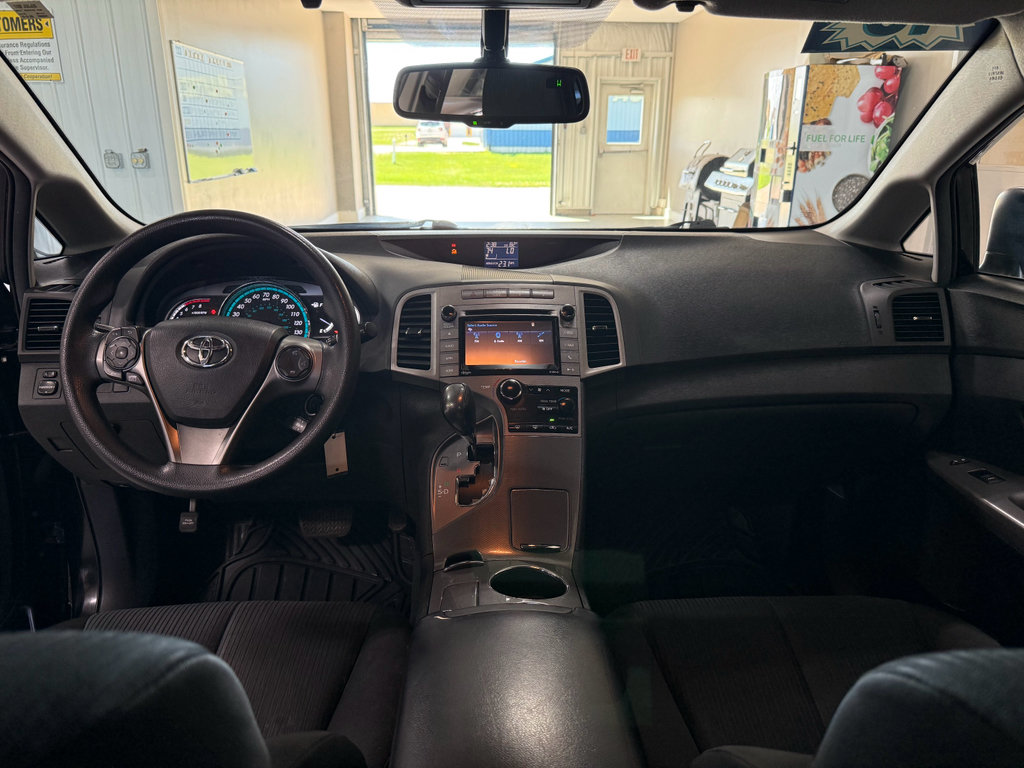Used 2015 Toyota Venza LE FWD image 13