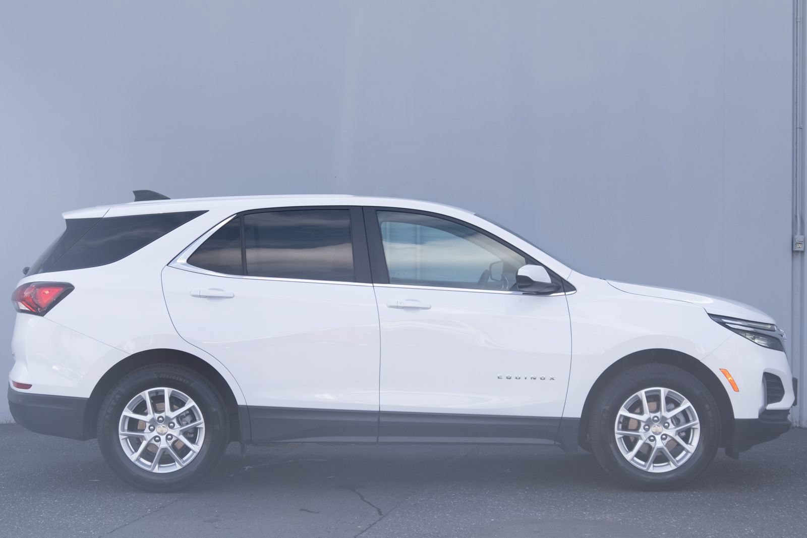 Used 2024 Chevrolet Equinox LT AWD/4WD image 24