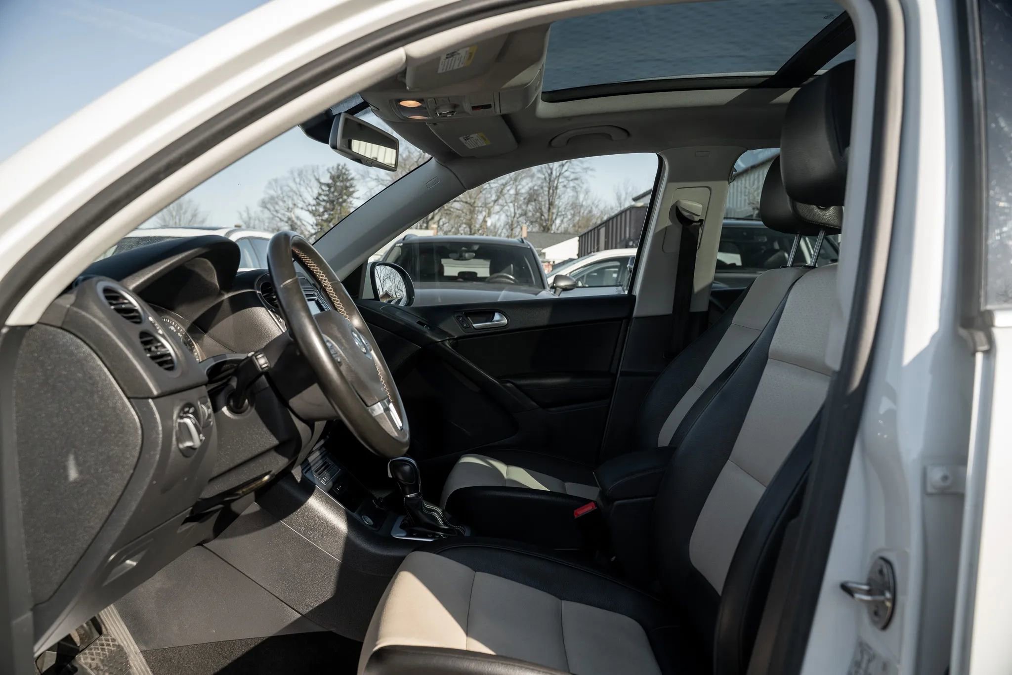 Used 2016 Volkswagen Tiguan SE image 7