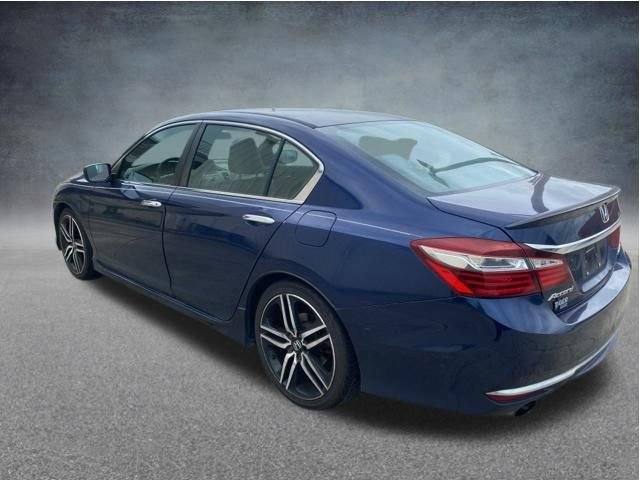 Used 2017 Honda Accord Sport image 4