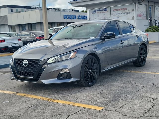 Used 2022 Nissan Altima 2.5 SR w/ Midnight Edition Package image 2