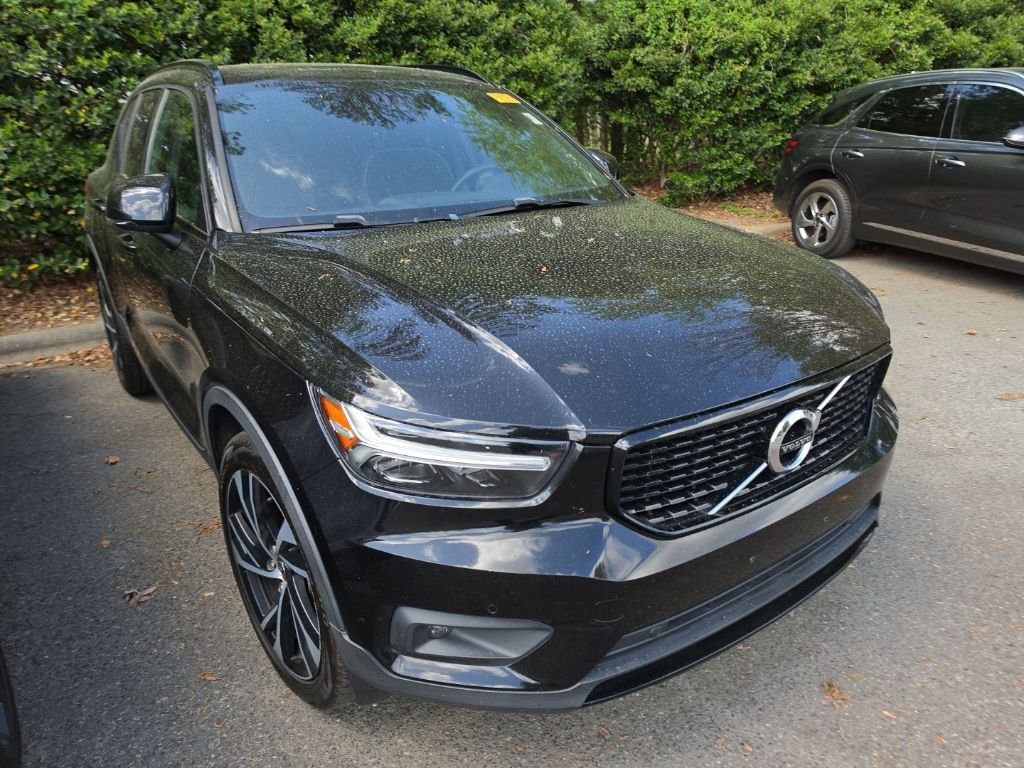 Used 2021 Volvo XC40 T5 R-Design w/ Climate Package image 2