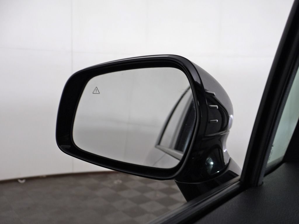 Used 2023 Kia Carnival LX FWD image 33