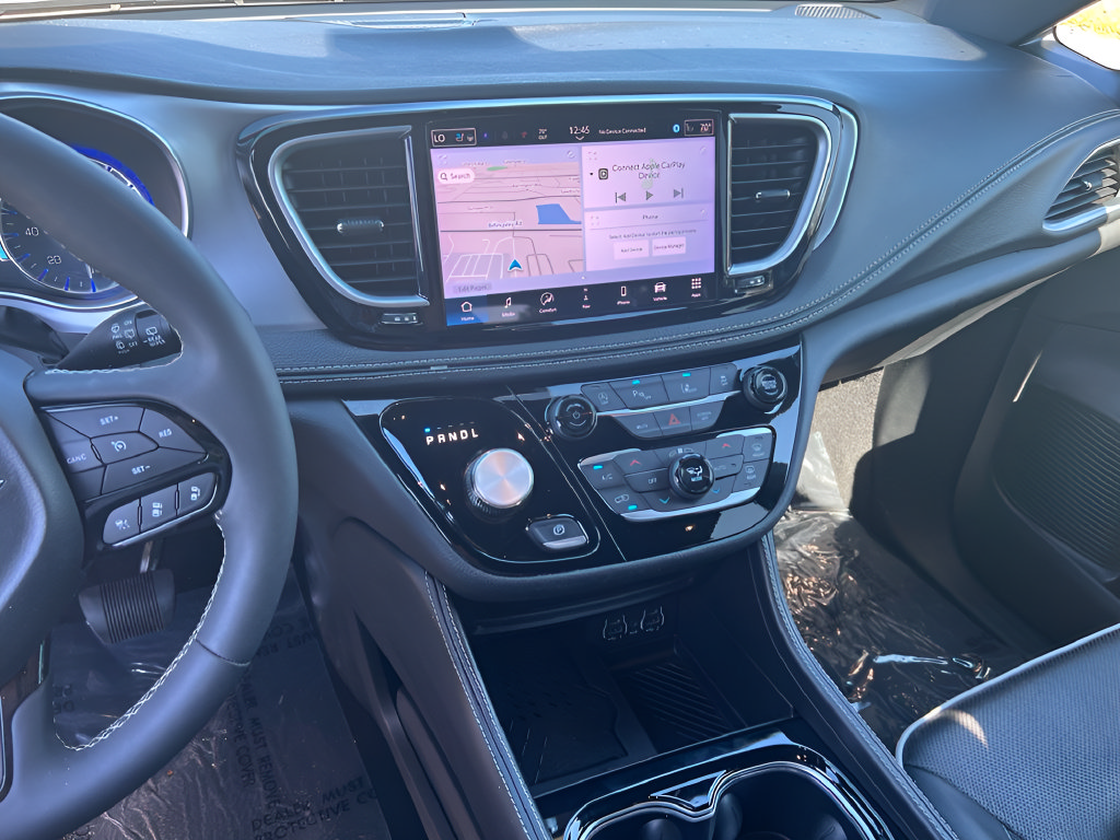 Used 2025 Chrysler Pacifica Limited FWD image 25