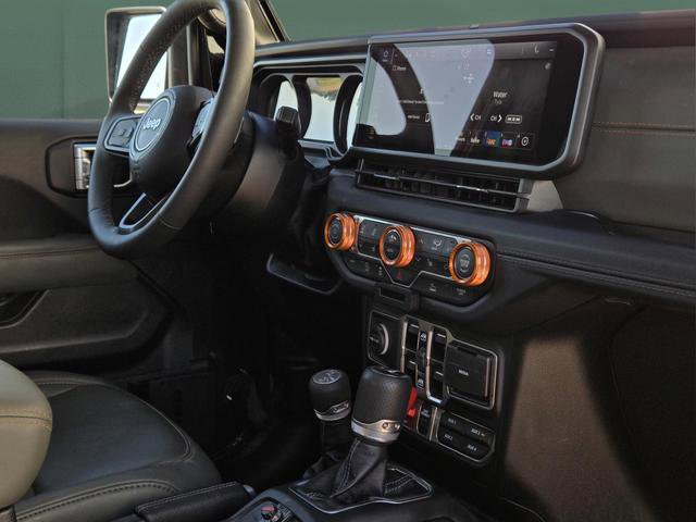 Used 2025 Jeep Gladiator Mojave w/ Convenience Group image 30