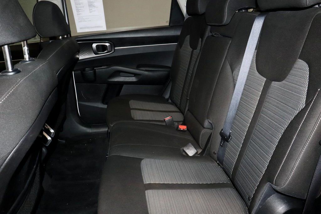 Used 2021 Kia Sorento LX image 23