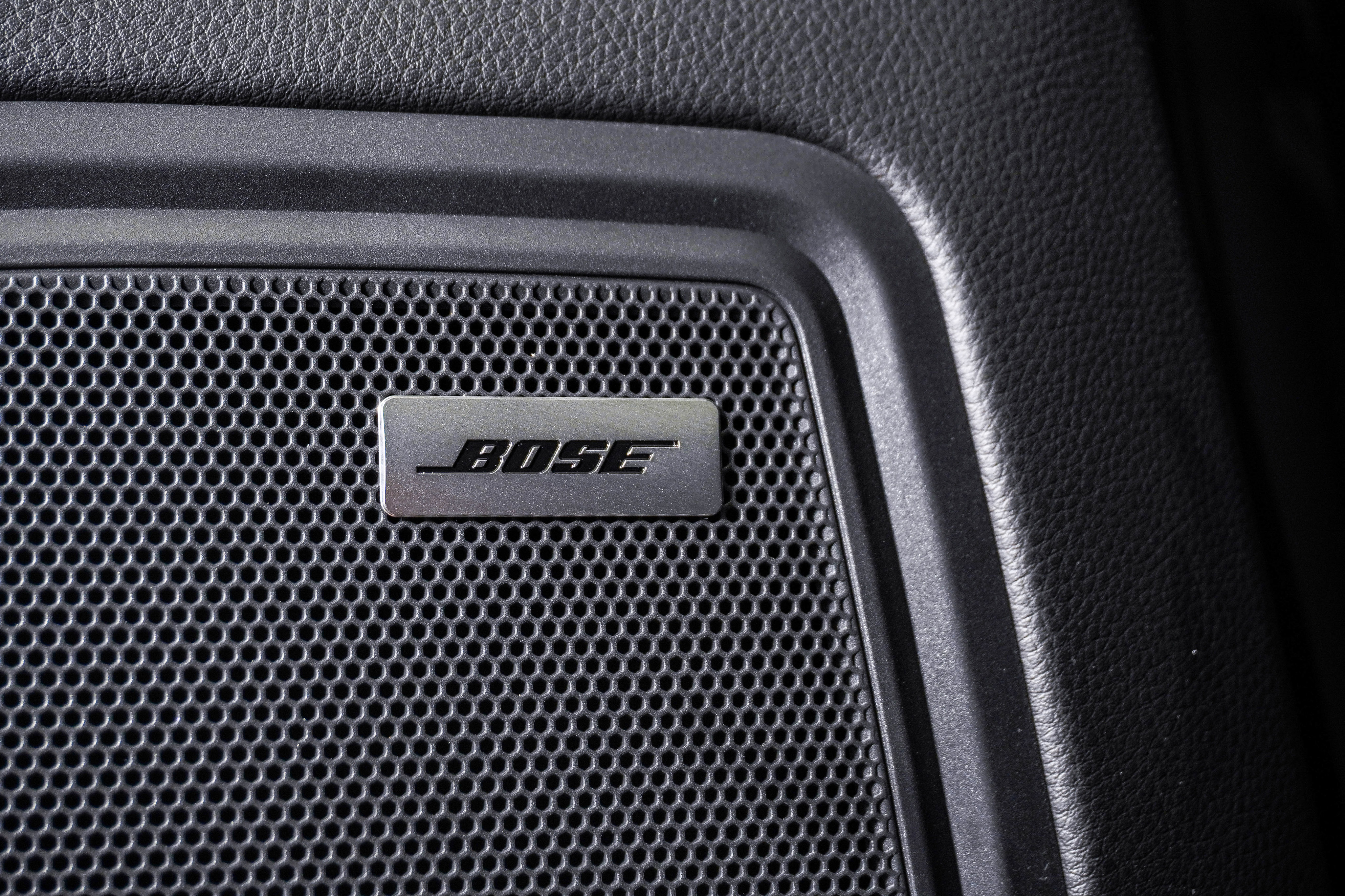 Certified 2026 Porsche Macan Turbo AWD/4WD image 30