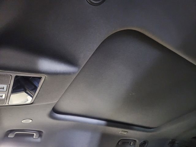 Used 2024 Land Rover Defender 130 X image 26