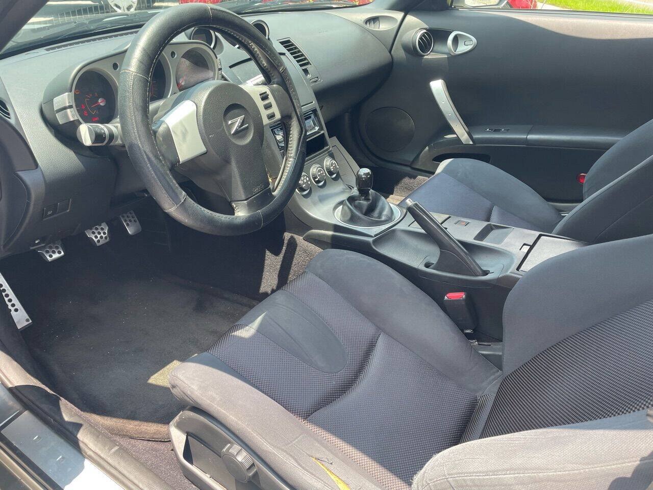 Used 2004 Nissan 350Z Enthusiast w/ Aerodynamics Pkg RWD image 10
