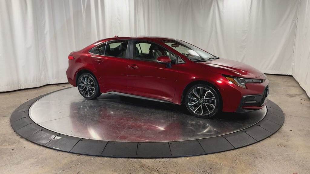 Used 2022 Toyota Corolla SE image 3