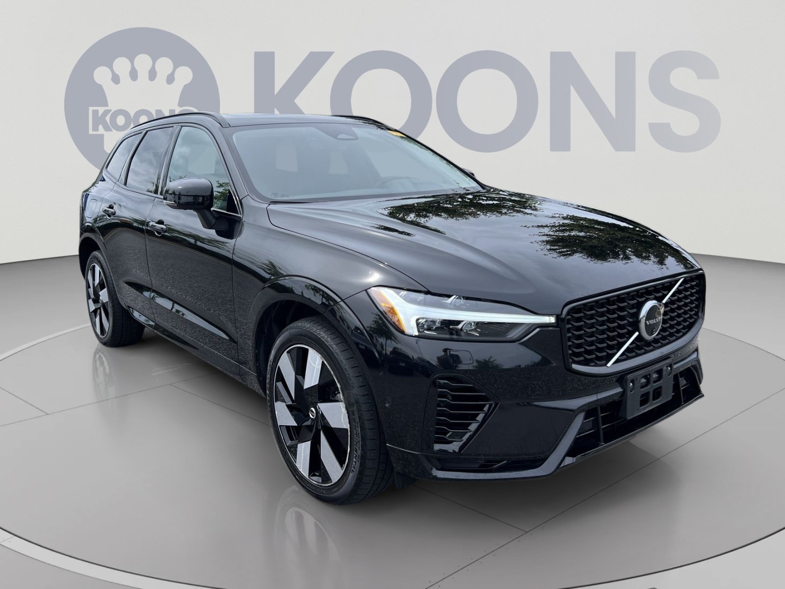 Used 2024 Volvo XC60 T8 Plus w/ Protection Package Premier AWD/4WD image 10