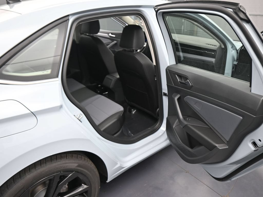 New 2026 Volkswagen Jetta SE FWD image 40