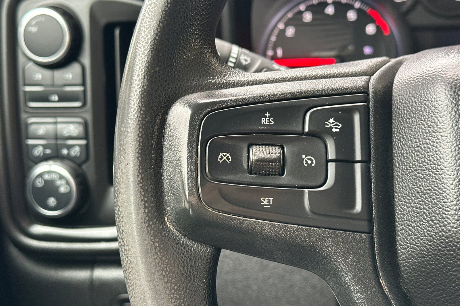 Certified 2024 Chevrolet Silverado 2500 Custom w/ Custom Value Package image 30