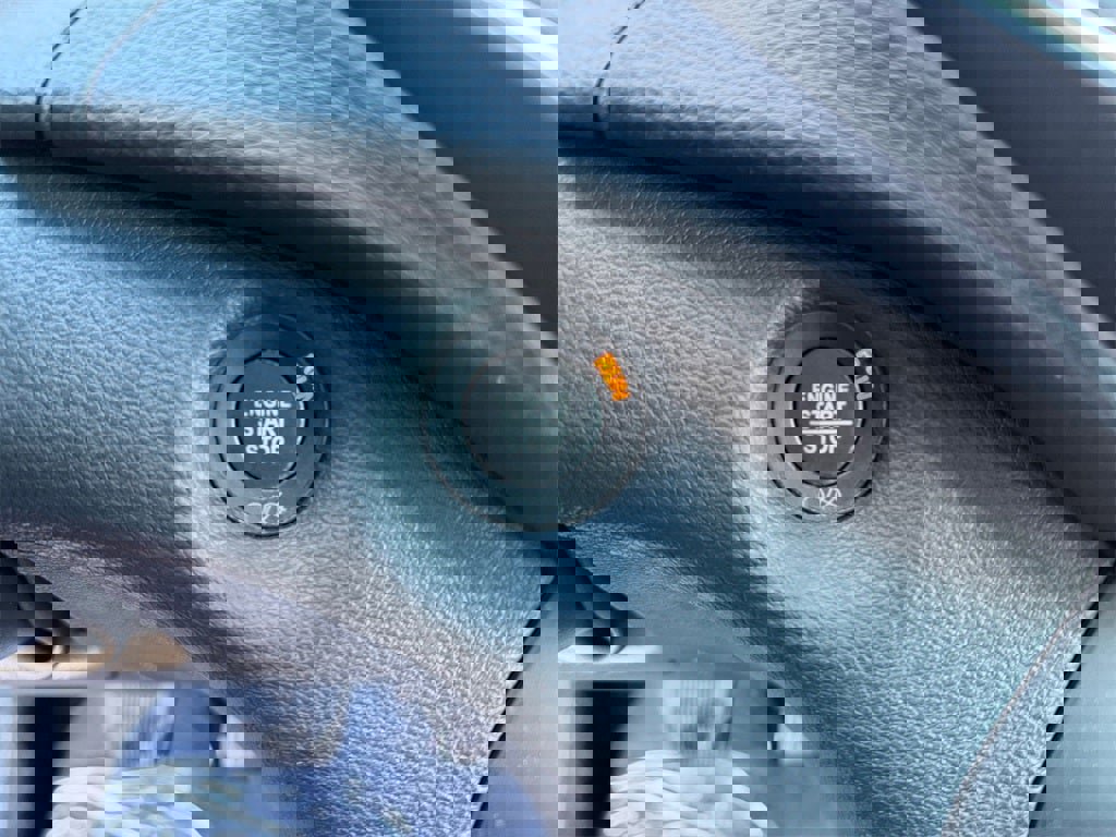 Used 2021 Jeep Cherokee Latitude Lux w/ Comfort/Convenience Group image 23