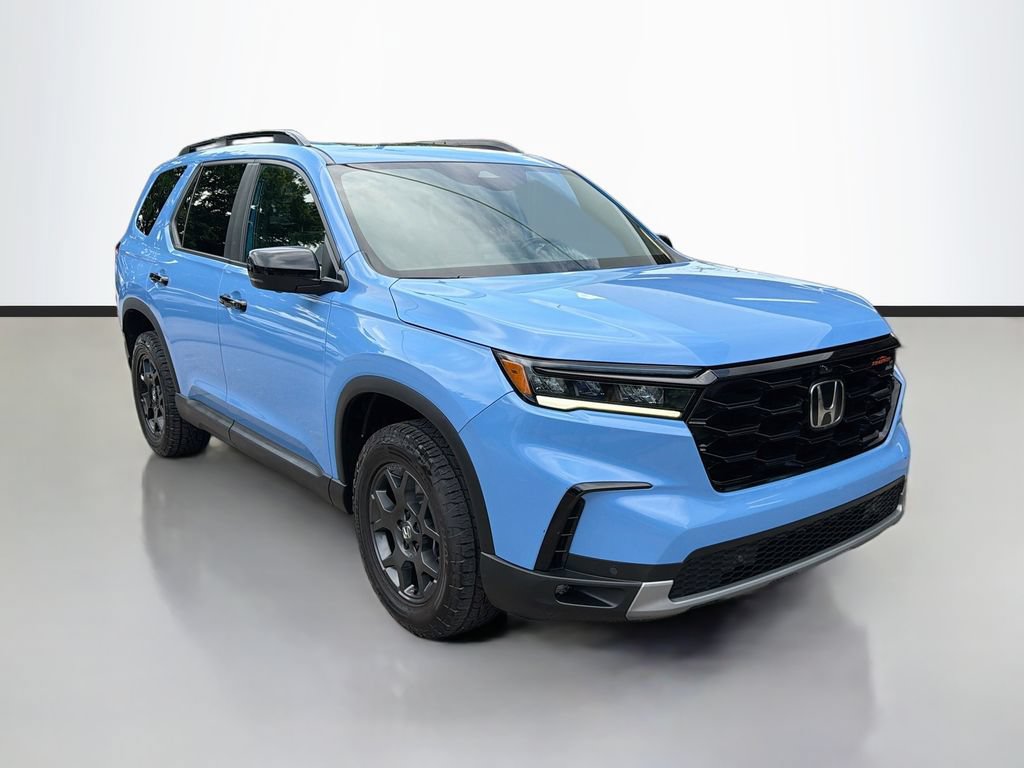 Used 2025 Honda Pilot TrailSport image 1