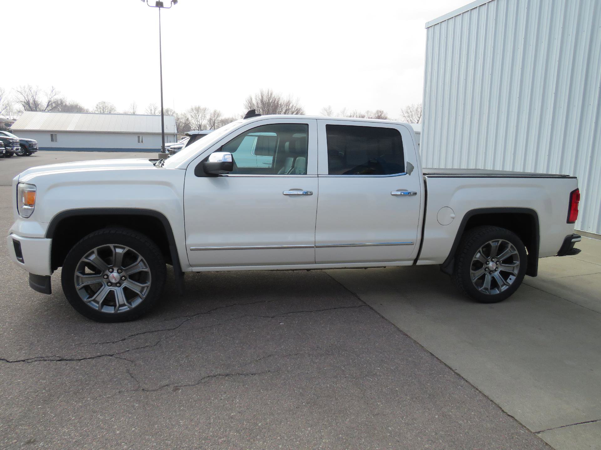 Used 2015 GMC Sierra 1500 SLT w/ All-Terrain Package image 1