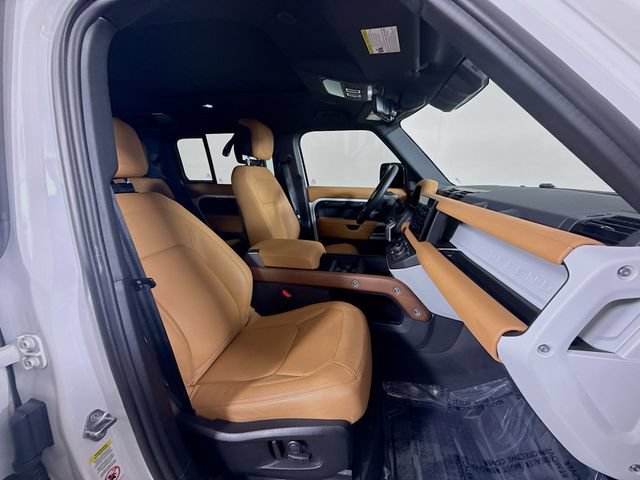 Certified 2024 Land Rover Defender 110 SE AWD/4WD image 30