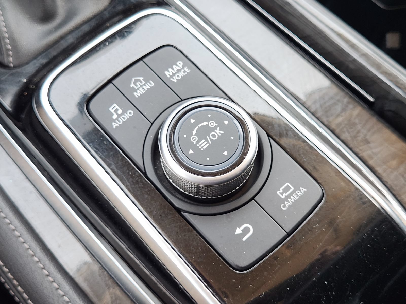 Used 2024 INFINITI QX80 Luxe AWD/4WD image 23