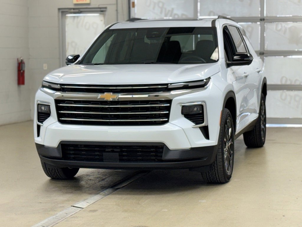 New 2026 Chevrolet Traverse LT w/ Sun and Wheel Package image 3