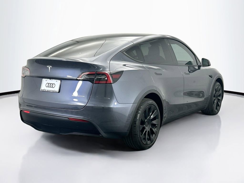 Used 2022 Tesla Model Y Long Range image 5
