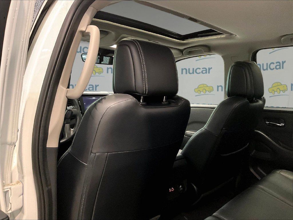 Used 2024 Nissan Frontier SL w/ Technology Package AWD/4WD image 23