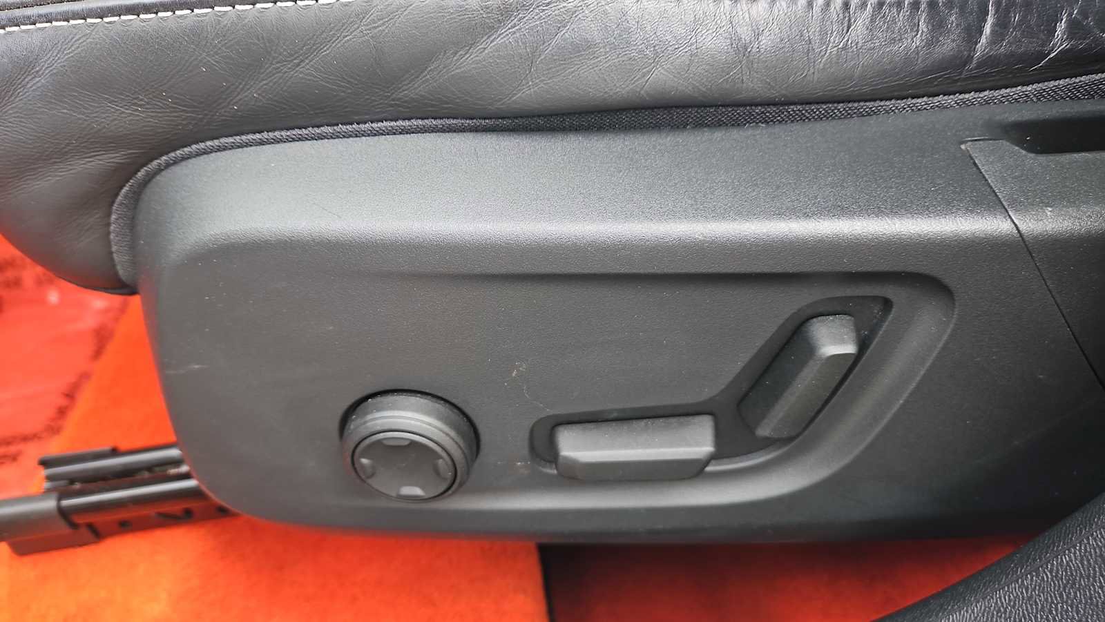 Used 2020 Volvo XC40 T5 R-Design AWD/4WD image 14