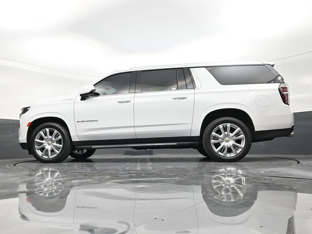 Used 2022 Chevrolet Suburban High Country RWD image 22