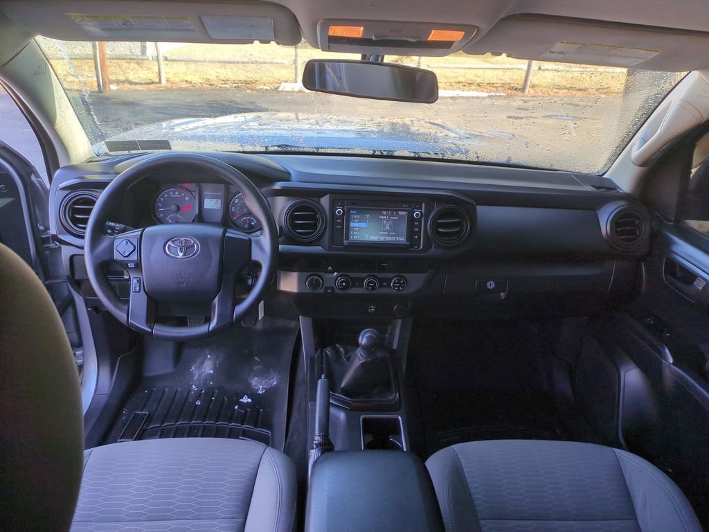 Used 2016 Toyota Tacoma SR w/ SR Convenience Package image 9