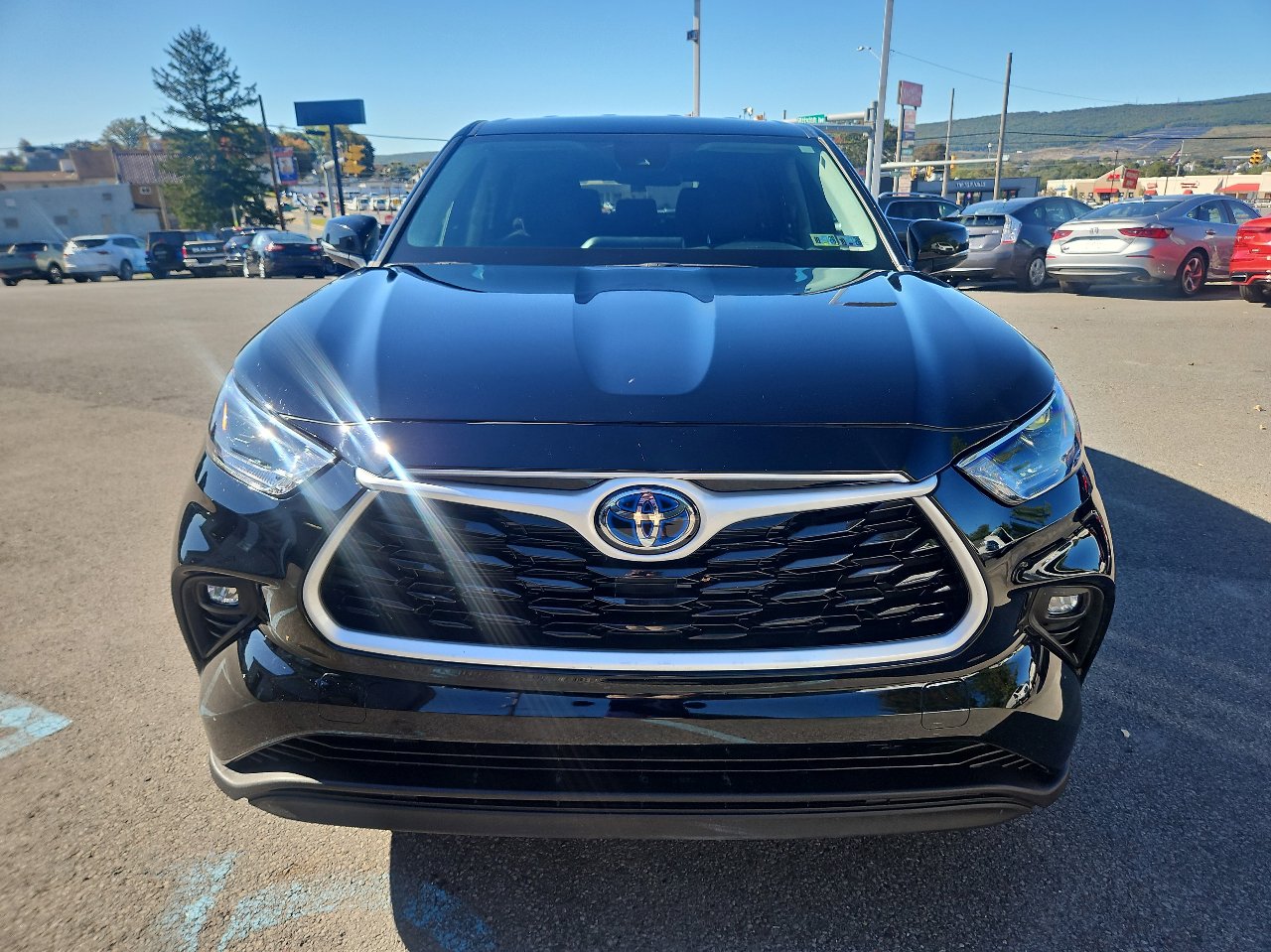 Used 2023 Toyota Highlander LE image 8