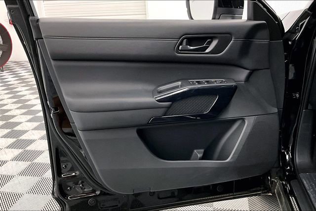 New 2025 Nissan Pathfinder SV w/ Cargo Package image 29