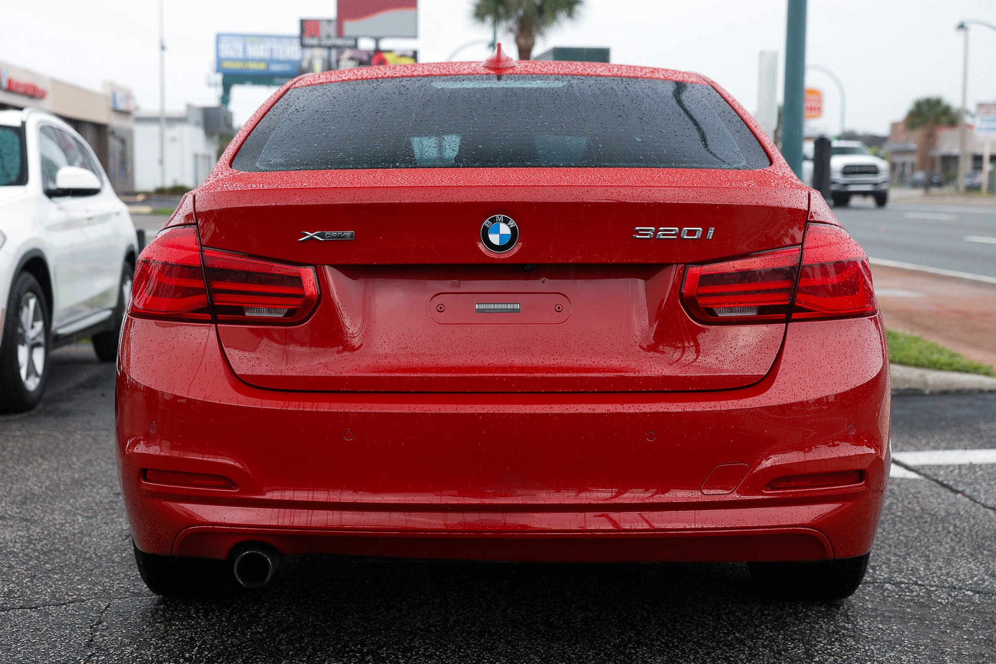 Used 2017 BMW 320i xDrive Sedan AWD/4WD image 10