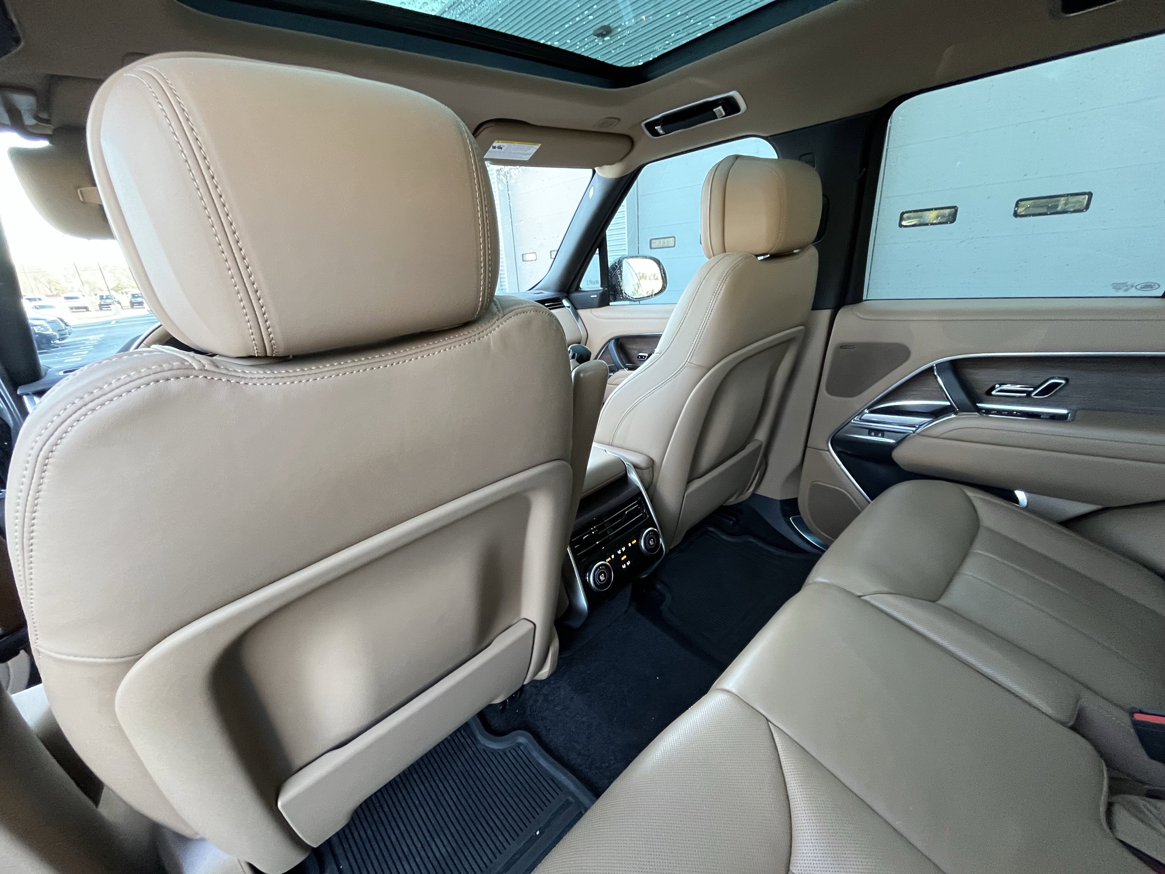 Certified 2023 Land Rover Range Rover SE image 30