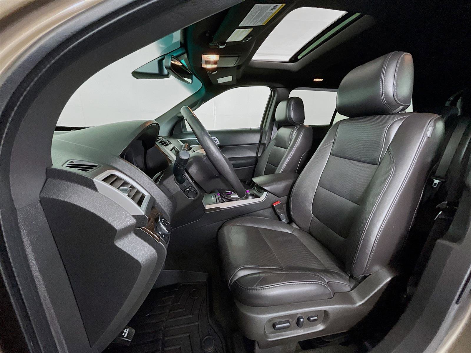 Used 2015 Ford Explorer Limited w/ Equipment Group 302A image 26