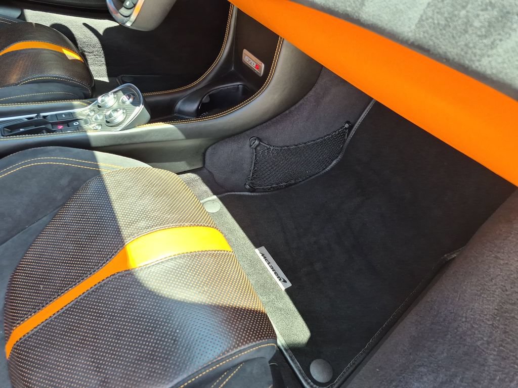 Used 2018 McLaren 570S Spider RWD image 38