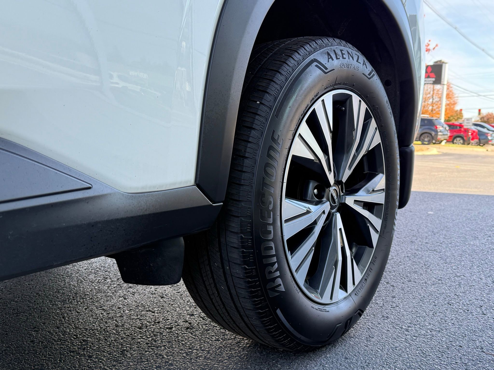 Used 2023 Nissan Rogue SV image 13