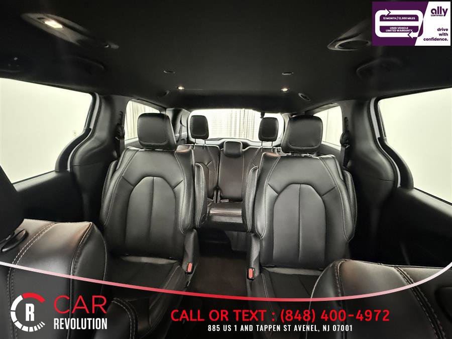 Used 2024 Chrysler Pacifica Limited FWD image 12
