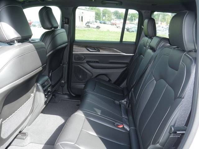 New 2027 Jeep Grand Cherokee Limited AWD/4WD image 25