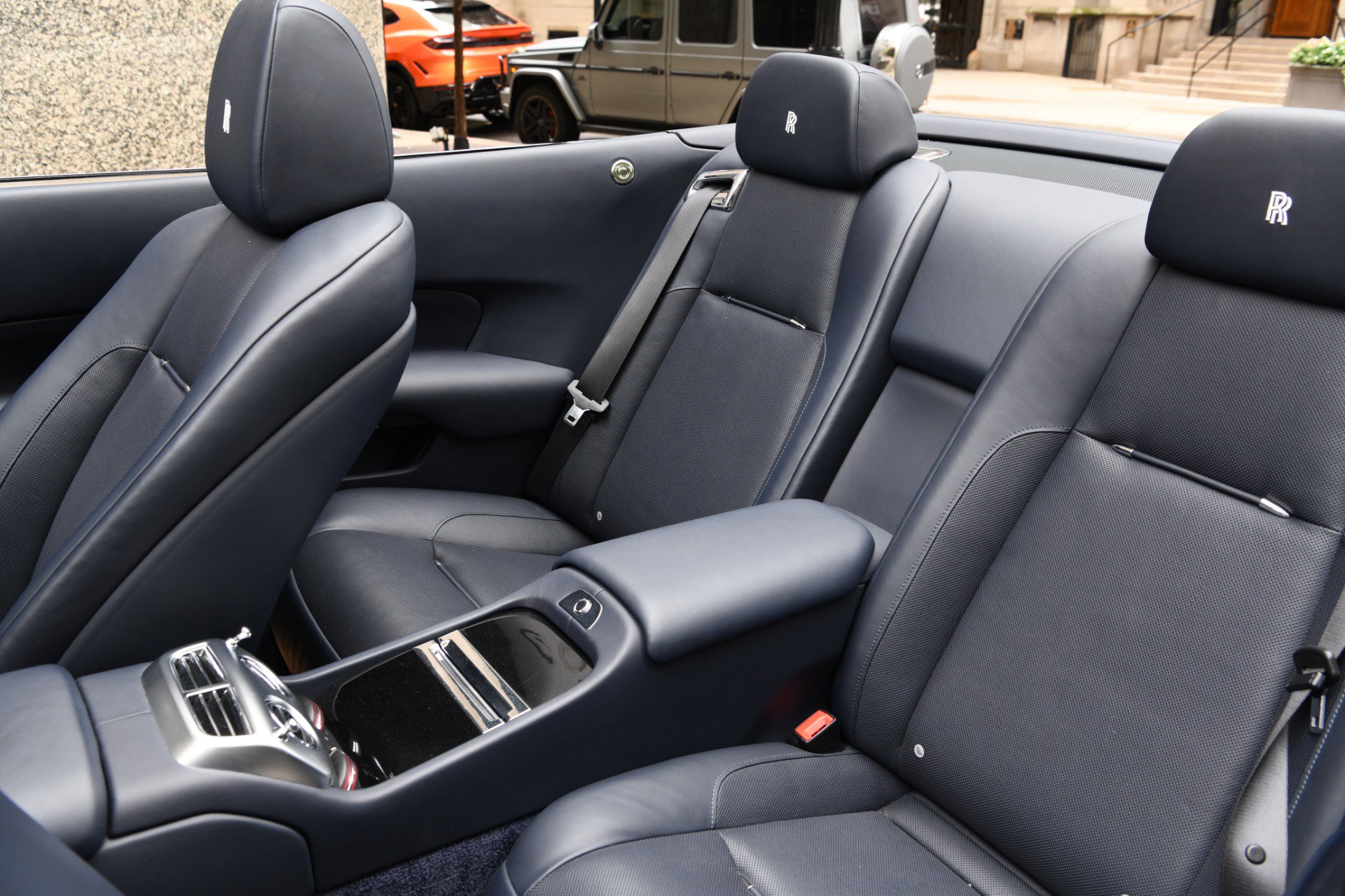 Used 2020 Rolls-Royce Dawn RWD image 9