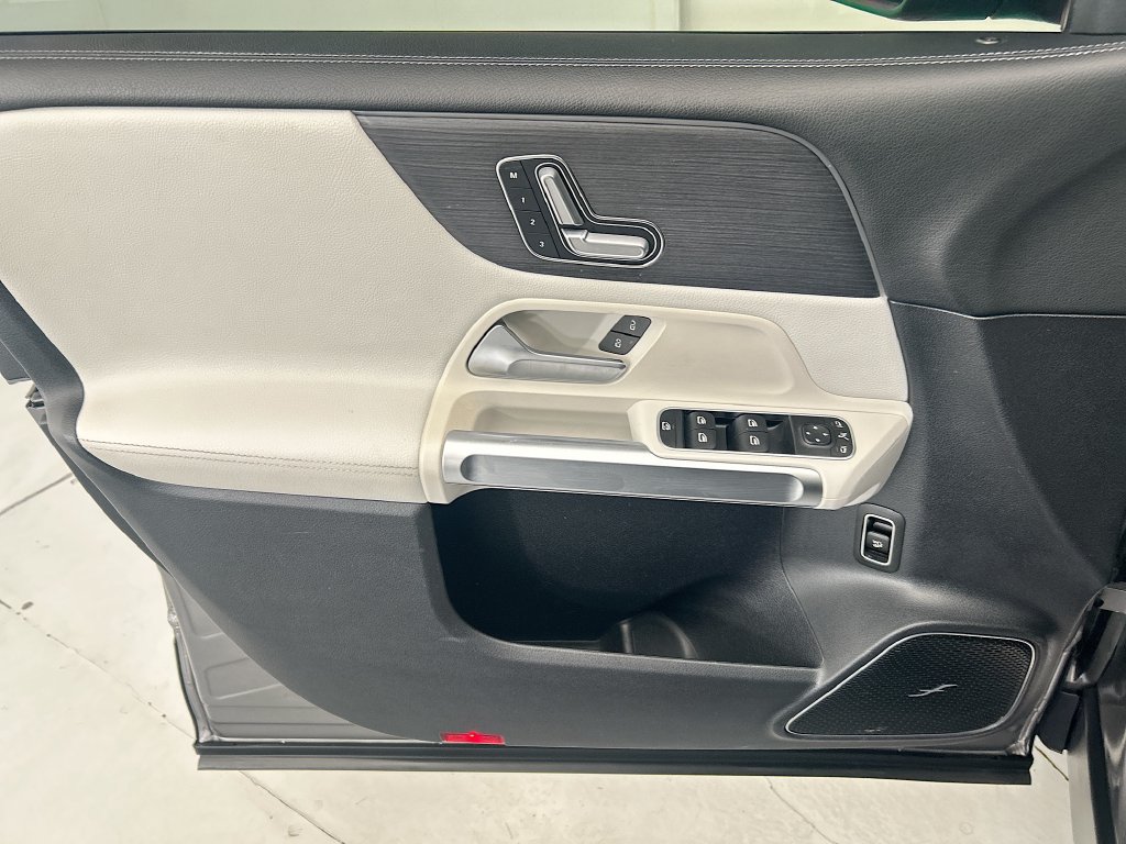 Used 2021 Mercedes-Benz GLB 250 image 22