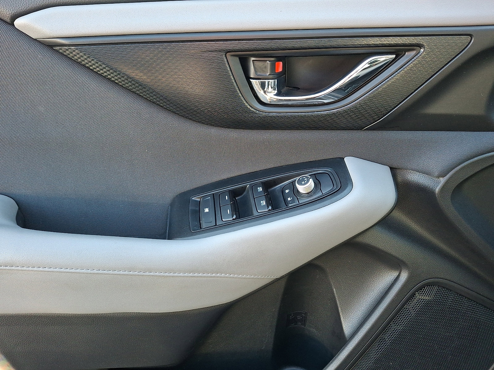 Used 2023 Subaru Outback Premium image 11