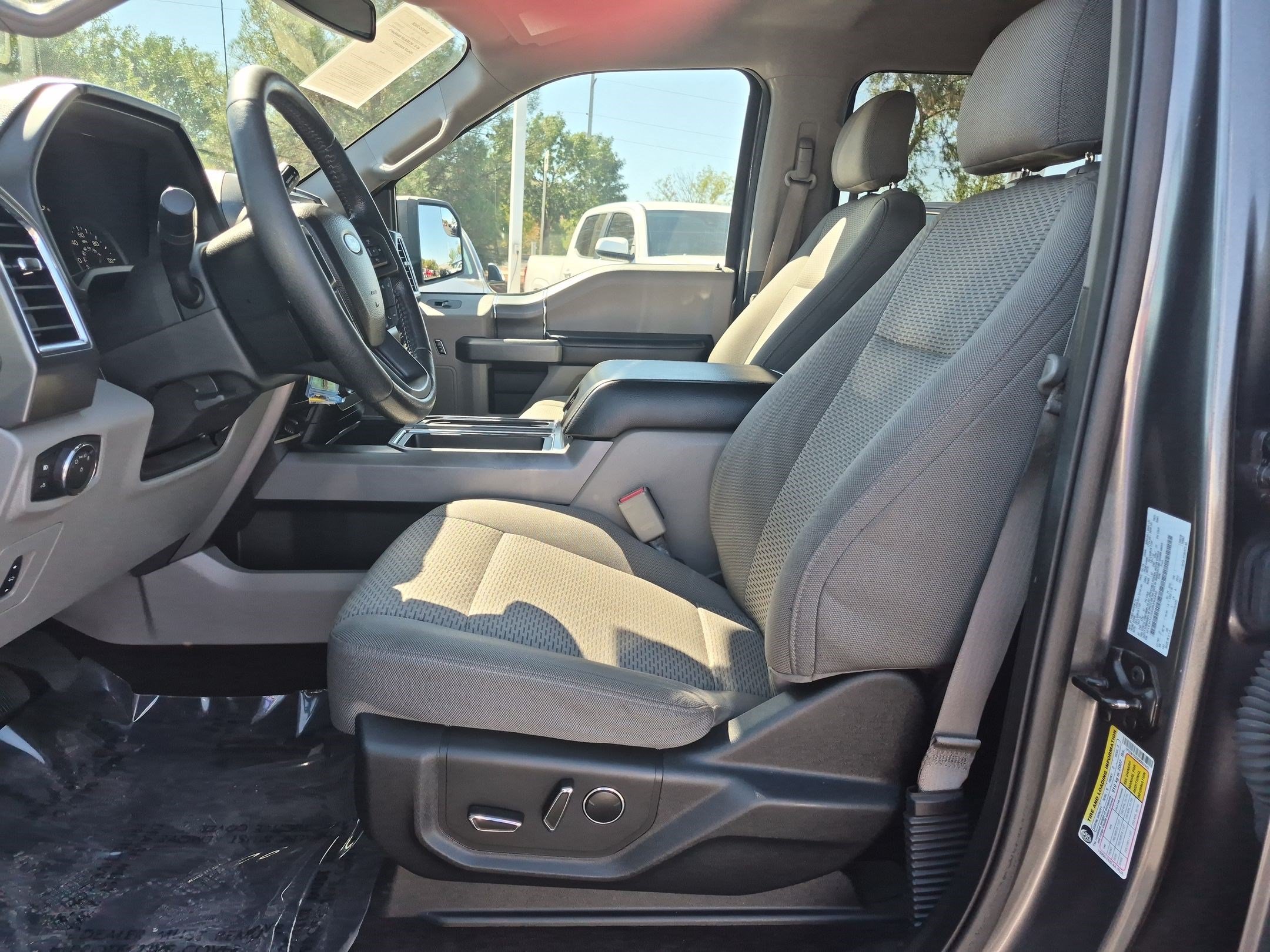 Used 2016 Ford F150 XLT w/ Equipment Group 302A Luxury RWD image 15