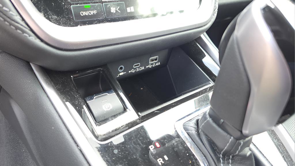 Used 2023 Subaru Outback Limited image 19