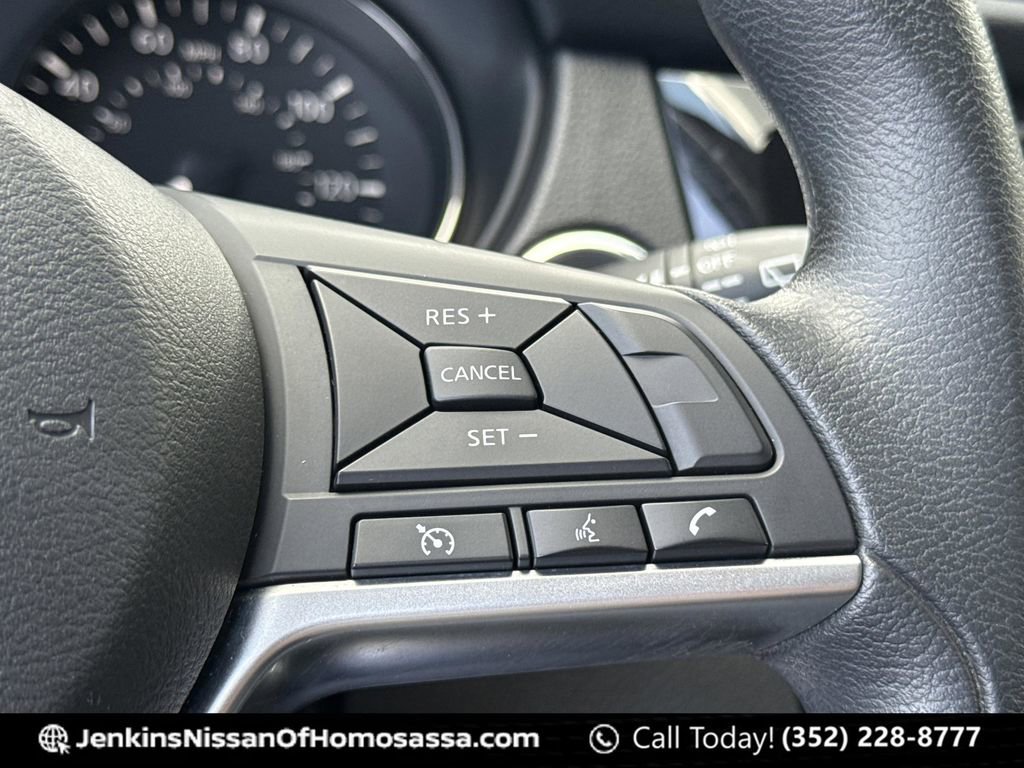 Certified 2019 Nissan Rogue Sport SV FWD image 40