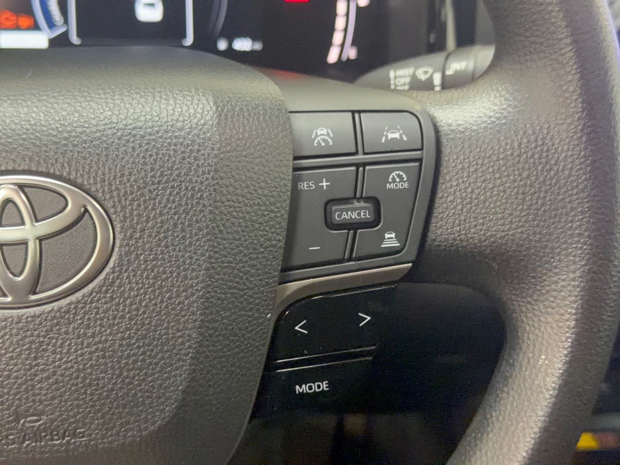 Used 2025 Toyota Camry LE FWD image 19