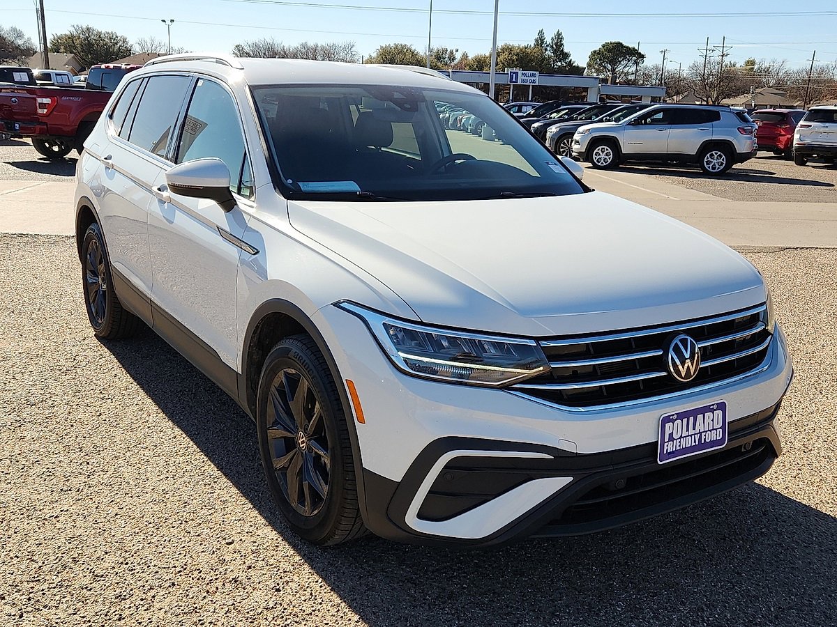 Used 2024 Volkswagen Tiguan SE image 4